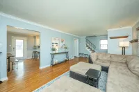 Cozy Waterbury VRBO next to Willow on Grand Events Center and Val Air Ballroom - 4つ星