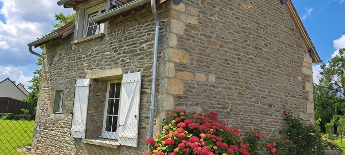 Gite in the countryside, 3 minutes from town. Hotels in Orne