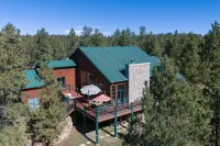 Mountain Lodge with sauna-350acres. 5 minutes from fishing, kayaking, boating - 2つ星