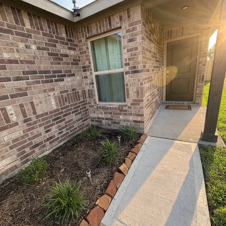 Charming Brand New 3BD house with stunning wooded views,Fiber optics,fenced yard