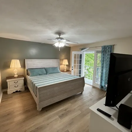 Riverfront Property Newly Renvoated The Sweet Retreat