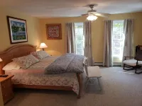 Welcome to Laurel Hill in Beautiful Manchester VT 5 Bedrooms Sleeps 10 EVCharger - Wi-Fi