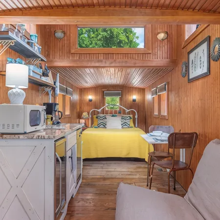 Train Caboose w/ Upscale Amenities Minutes to Waynesville & Asheville