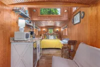 Train Caboose w/ Upscale Amenities Minutes to Waynesville & Asheville - Wi-Fi