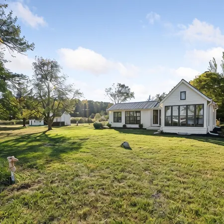 Charming Waterfront Cottage Retreat near St. Michaels