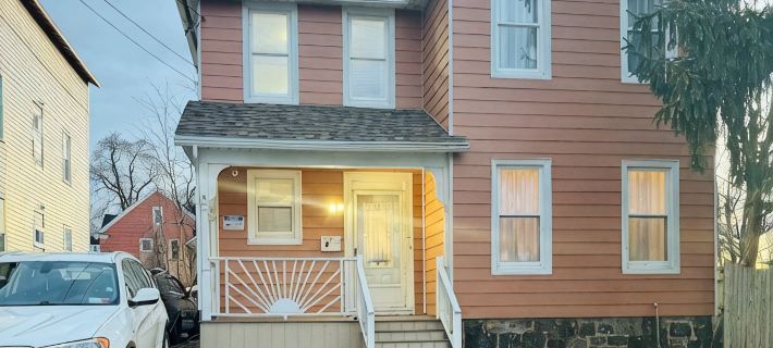 Spacious 3Br Home - Sleeps 10 - Perfect for Families & Groups. Hotels in Utica