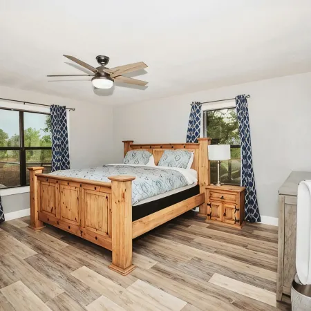 Beautiful Private Nueces Riverfront Getaway! 13 Acres of Bliss!  Sleeps 12-14