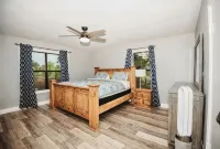 Beautiful Private Nueces Riverfront Getaway! 13 Acres of Bliss!  Sleeps 12-14 - 3 tähden