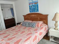 ⭐ Beach Vibes & Fun Colors in the Seashell Suite⭐ - Wifi
