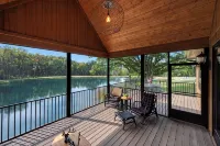 Cedar Cove Cabin, Private Beach near Galena - シャレー