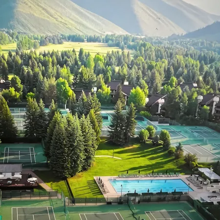 Wildflower 552, Half Price Lift Tix, SV Inn Pool and Rec Pass, Walk to SV Resort