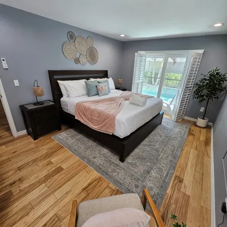 Family Poolside Paradise on Quiet Cul-de-Sac 4.7 Miles from Siesta Key Beach