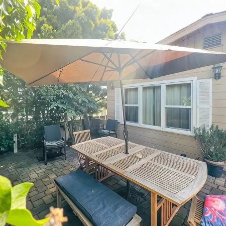 Monterey County Seaside, Bungalow Minutes from the Ocean !
