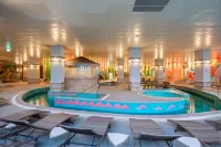 The Week & Resort - piscina