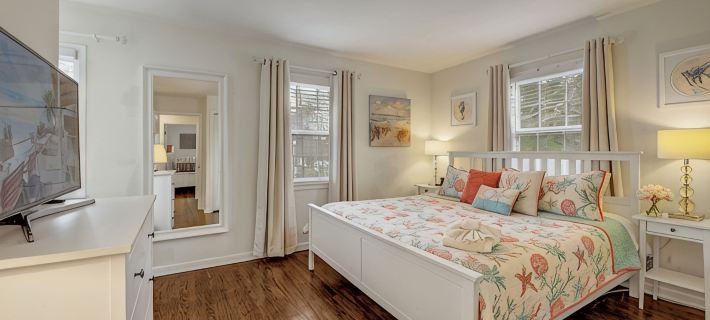 Perfect 2 BR Condo in Princeton w Parking Hotels in Mercer County