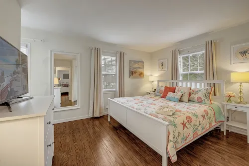 Perfect 2 BR Condo in Princeton w Parking - 3-Star