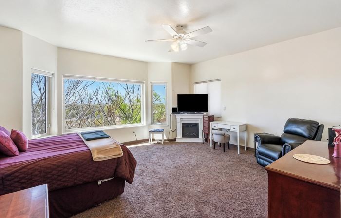 Springville Welcome Home: spacious 5-bedroom house in delightful Springville
