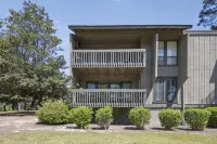 Renovated, Ground Level, 2 Br 2 BA, WiFi, Cable, Pool. 4 Individuals Max. - piscina