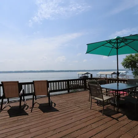 75 Ft Of Private Lakefront!