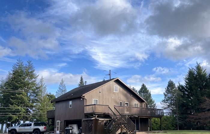 10 ppl/full house/relax/private yard/wifi/games/kid space/fire pit/uniq art