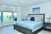 3 Bedroom Grace Bay Beachfront Penthouse at Grandview - Wifi