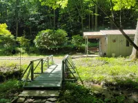 A Secluded Cabin on a Babbling Brook - Hytter