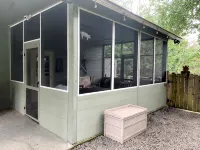 Cozy Pigeon Forge Cabin Near Parkway: Hot Tub, Mountain Views & Pet Friendly! - 4-نجوم