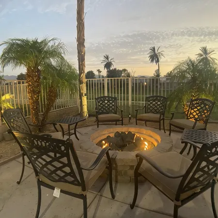 Golf Course Oasis, Pool, Spa, Games, Walk to Festivals, Pet Friendly.