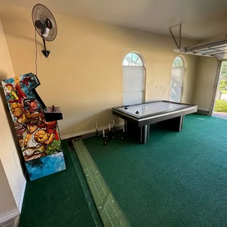 Luxury Stay • Game Room & Poker Table • Sleeps 14