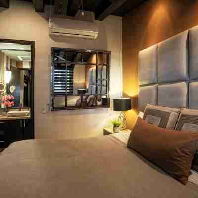 Signature Pinnacle Penthouse on ~ H G T V  HOUSE HUNTERS INTERNATIONAL ~ Rooms