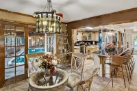 Windy Point Estate - On Lake Istokpoga-5bdr. 5 1/2bath 7 beds. Amazing grounds - Pools
