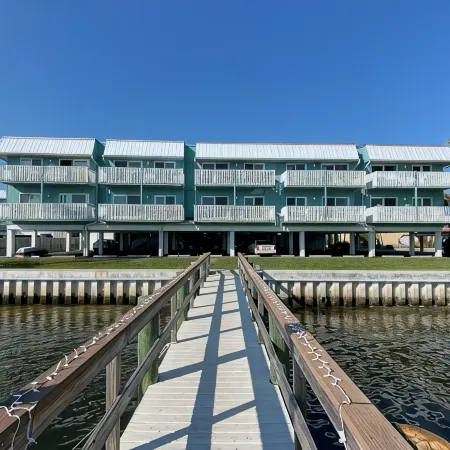 Newly Renovated - 1 Block from the Beach, Walk to Bars, Restaurants & Shopping!