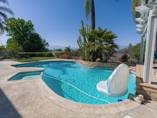 5Br Pool, Sauna & Game Room,Near UCR - Homestays