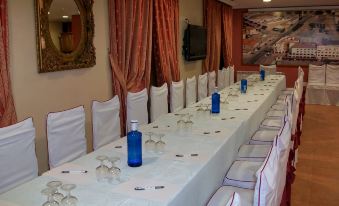 Hotel Flor de la Mancha - Housity