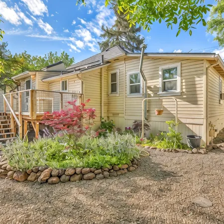 Charming house two blocks from downtown Ashland