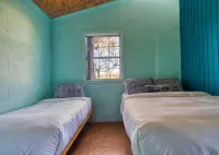 Frio River Frontage with a Cozy Cabin - Feriehus