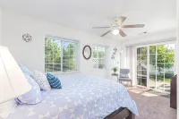 WARM AND INVITING, PEACEFUL No steps, Wide doorways , Recliner, Garage - 4-Sterne