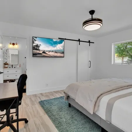 Beauty and the Beach Vacation House|Backyard w/ Heated Pool +Games
