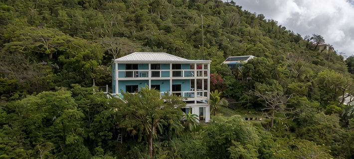 OWNERS' QUARTERS on the top of the house at AQUA VILLA ST. JOHN Отели в г. Сентрал