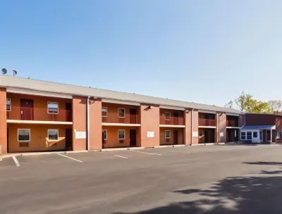 Mainstreet Inn Hotels in Plumsteadville