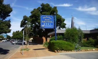Nicholas Royal Motel - No Pets Allowed