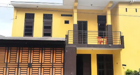 Airangga Home Stay Syariah Berastagi RedPartner Отели в г. Gundaling I