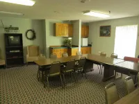 Americourt Hotel - Mountain City Hotels in Johnson County