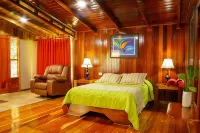 Los Pinos Cabins & Reserve Hotels near The Original Canopy Tour Monteverde