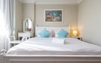 Century Bay Private Residences Hotel di Gelugor
