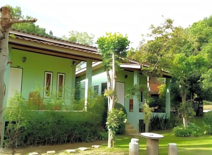 Rainbow House Pai
