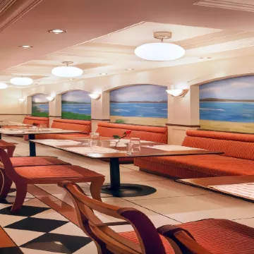 Landmark Hotel, Baniyas Отели рядом с достопримечательностью «Станция метро Union»