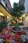 The Golden Wells Residence Chiang Mai فنادق في شيانغ ماي