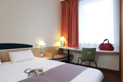 Ibis Monterrey Valle