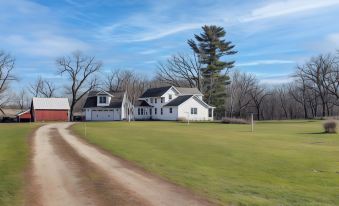 Charming Manchester Retreat with Patio and Fireplace!